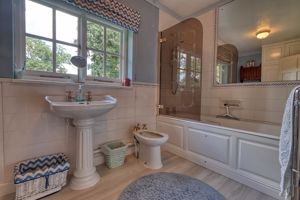 Photo 32- click for photo gallery